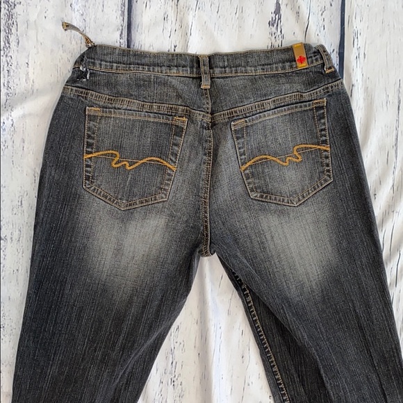 Women’s Boot Leg distressed jeans Size 28 - Picture 5 of 6